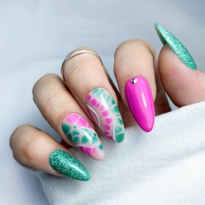 53c3b37-100333-verniz-gel-inocos-verde-glitter-funk-2.jpg